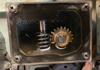 Transparent cover on bandsaw gearbox